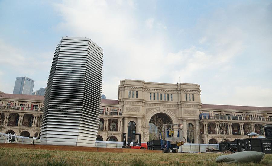 "smog free tower" being installed in tianjin