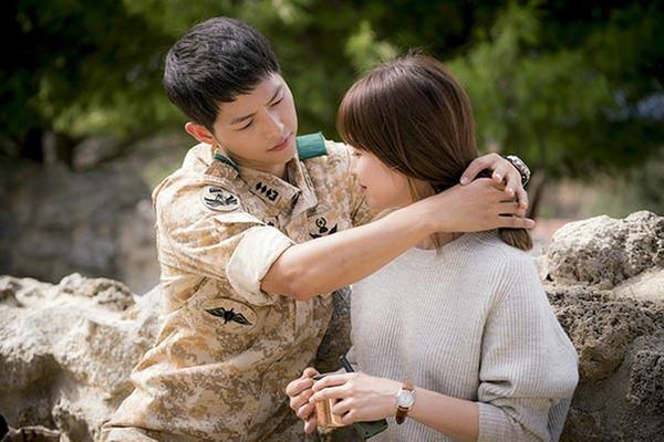 Protagonists of megahit drama 'Descendants of the Sun' to marry in  October[1]