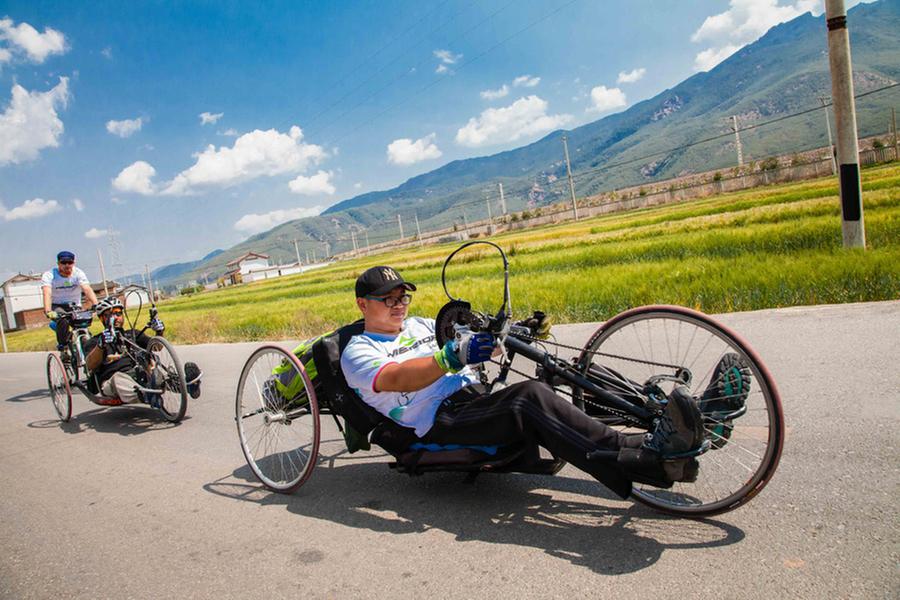 Handcycling team tours China Chinadaily .cn