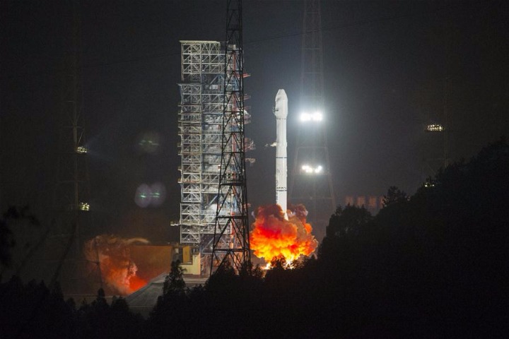 Presiden China dan Aljazair Puji Keberhasilan Peluncuran Satelit Komunikasi – Dunia