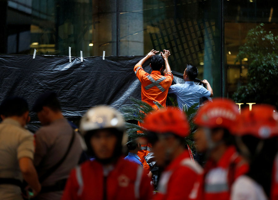 Indonesia resumes trading after stock exchange building floor collapse - World - Chinadaily.com.cn - 웹