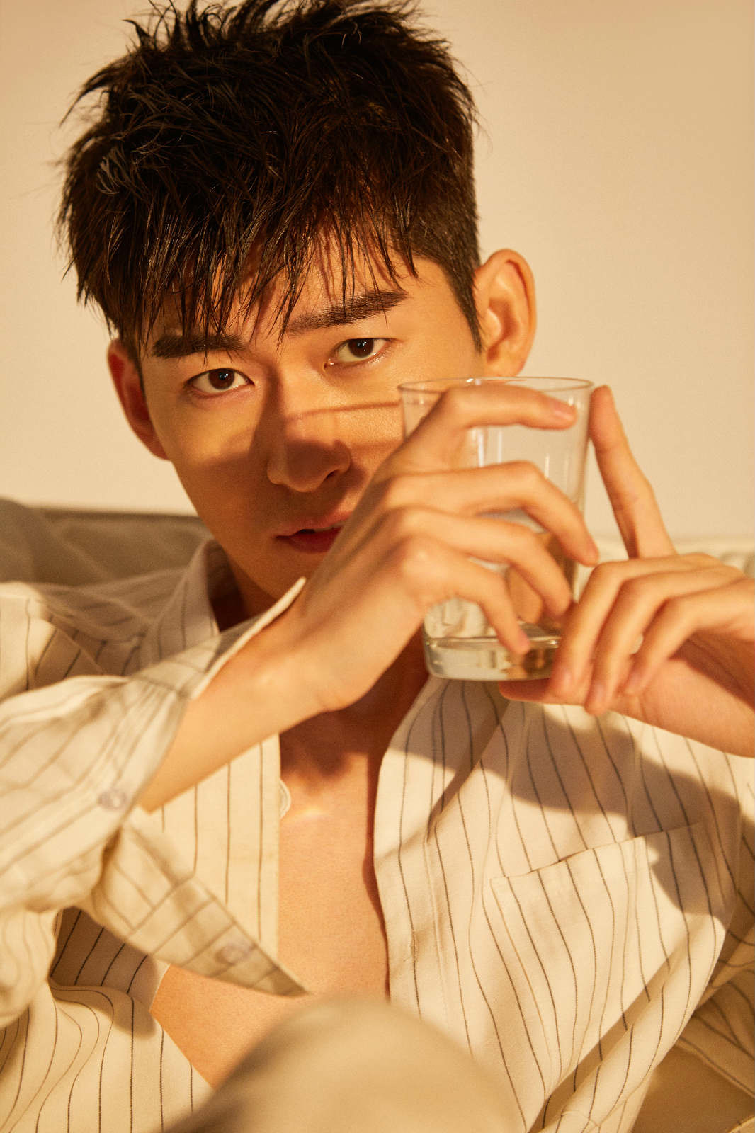 Actor Zhang Han releases fashion shoots