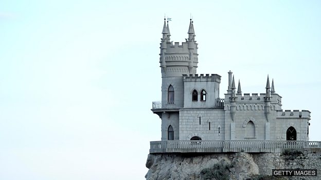 Learning English: Todays Phrase – To build castles in the air: Images/Getty