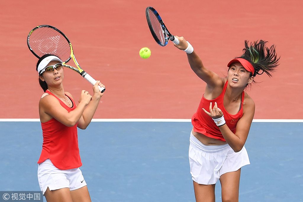 中国在亚运会网球比赛中获得女子双打金牌