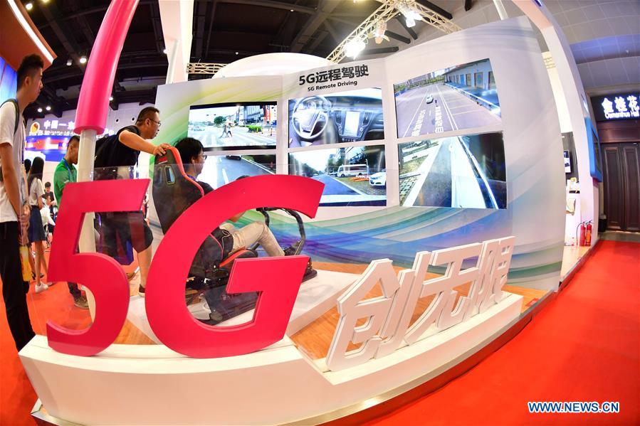 High-tech exhibits attract visitors at 15th China-ASEAN Expo