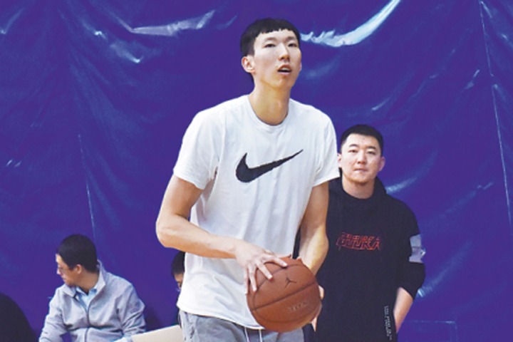 Next Yao Ming? China's Zhou Qi Taken by Houston Rockets with 43rd Pick in  2016 NBA Draft