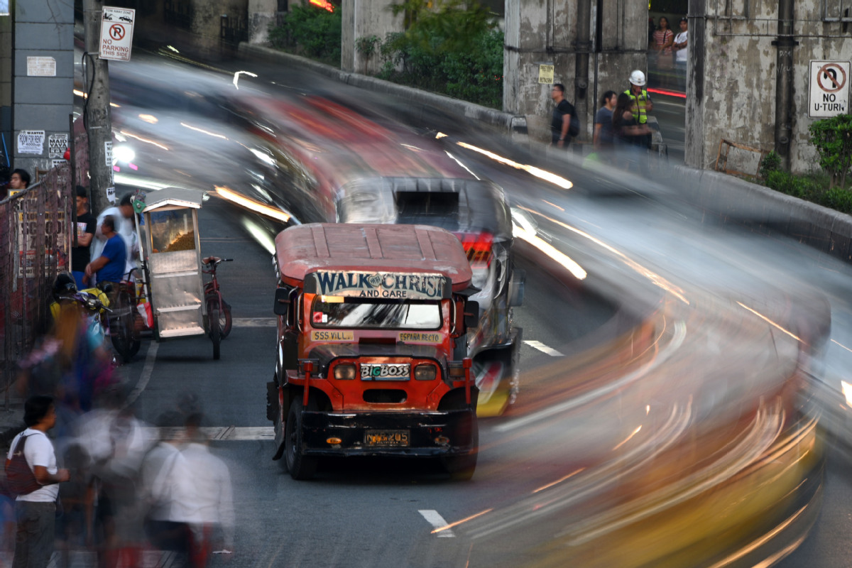 Manila Old - End of an era for artsy Philippine 'jeepney' bus - World ...