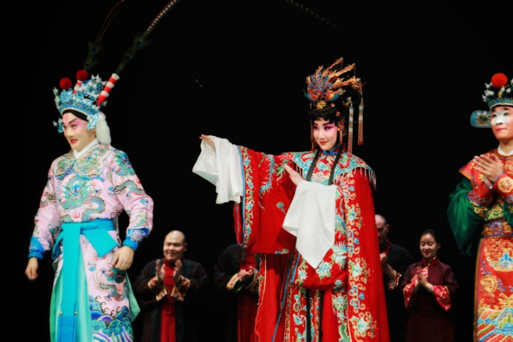 FÜLLER Duke Peking Opera 