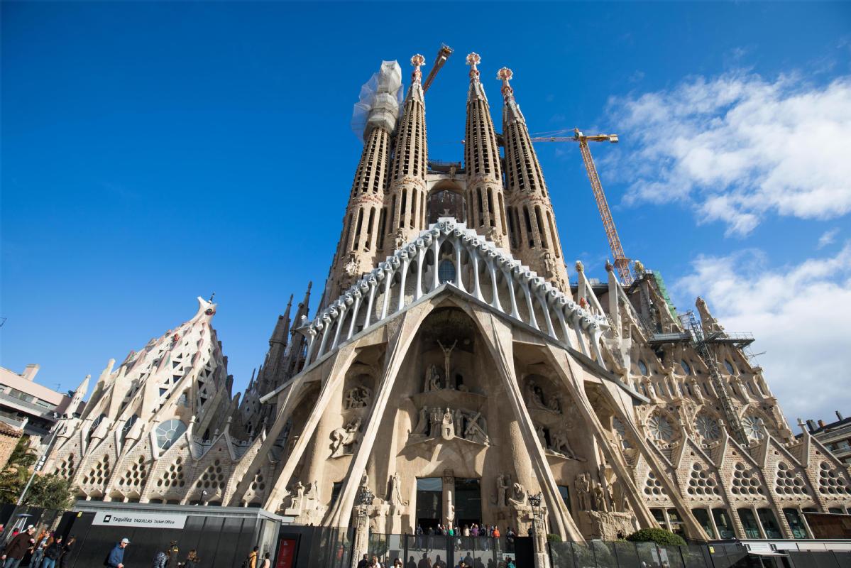 spain-unfinished-gaudi-church-gets-building-permit-after-137-years