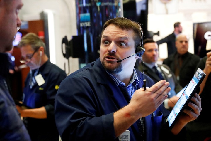 wall-street-tumbles-nyse-to-close-its-trading-floor-chinadaily-cn