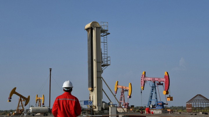 China should use low oil prices to boost its strategic petroleum reserve