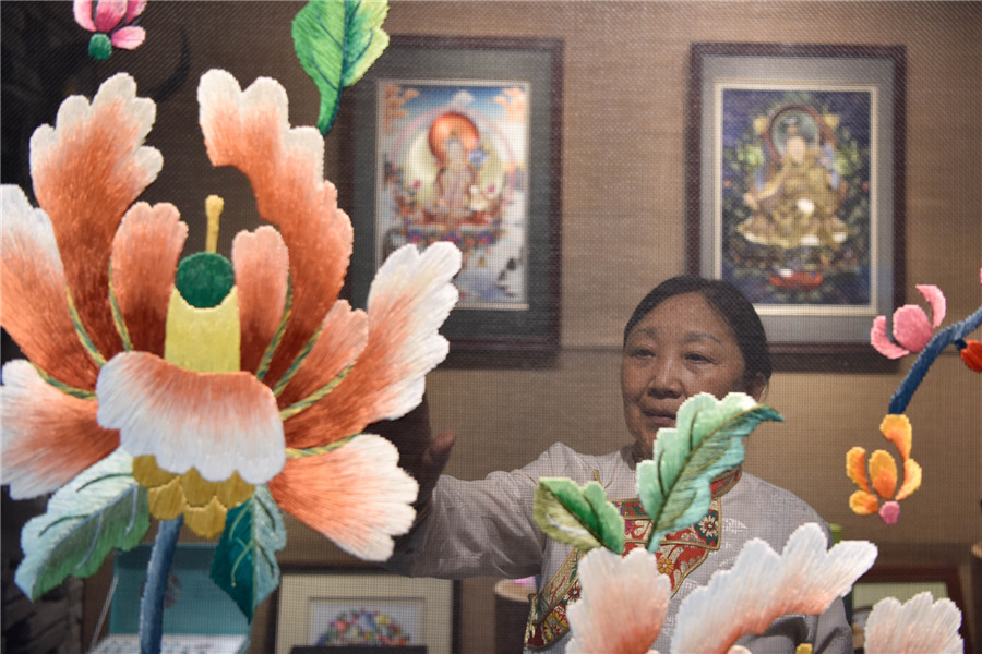 Tibetan-Qiang Embroidery Resonates Abroad