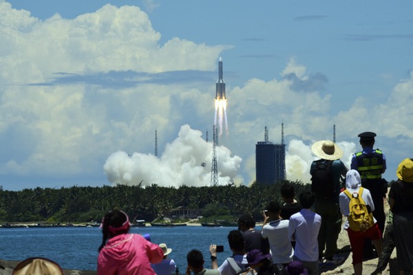 Mars mission launch ignites imagination of sci-fi writers