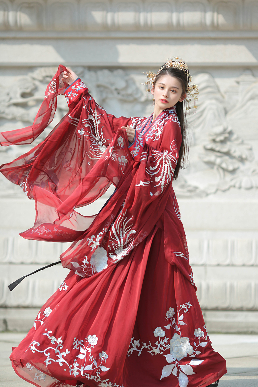 Does anyone know if Rose's dress is based off of Chinese hanfu? or