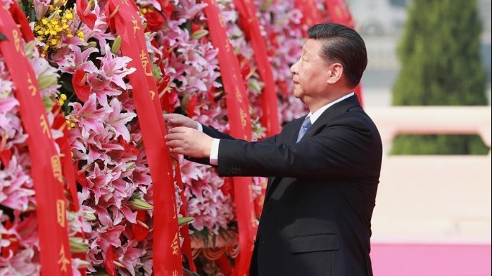 Xi Pays Tribute To National Heroes At Tian'anmen Square - Chinadaily.com.cn