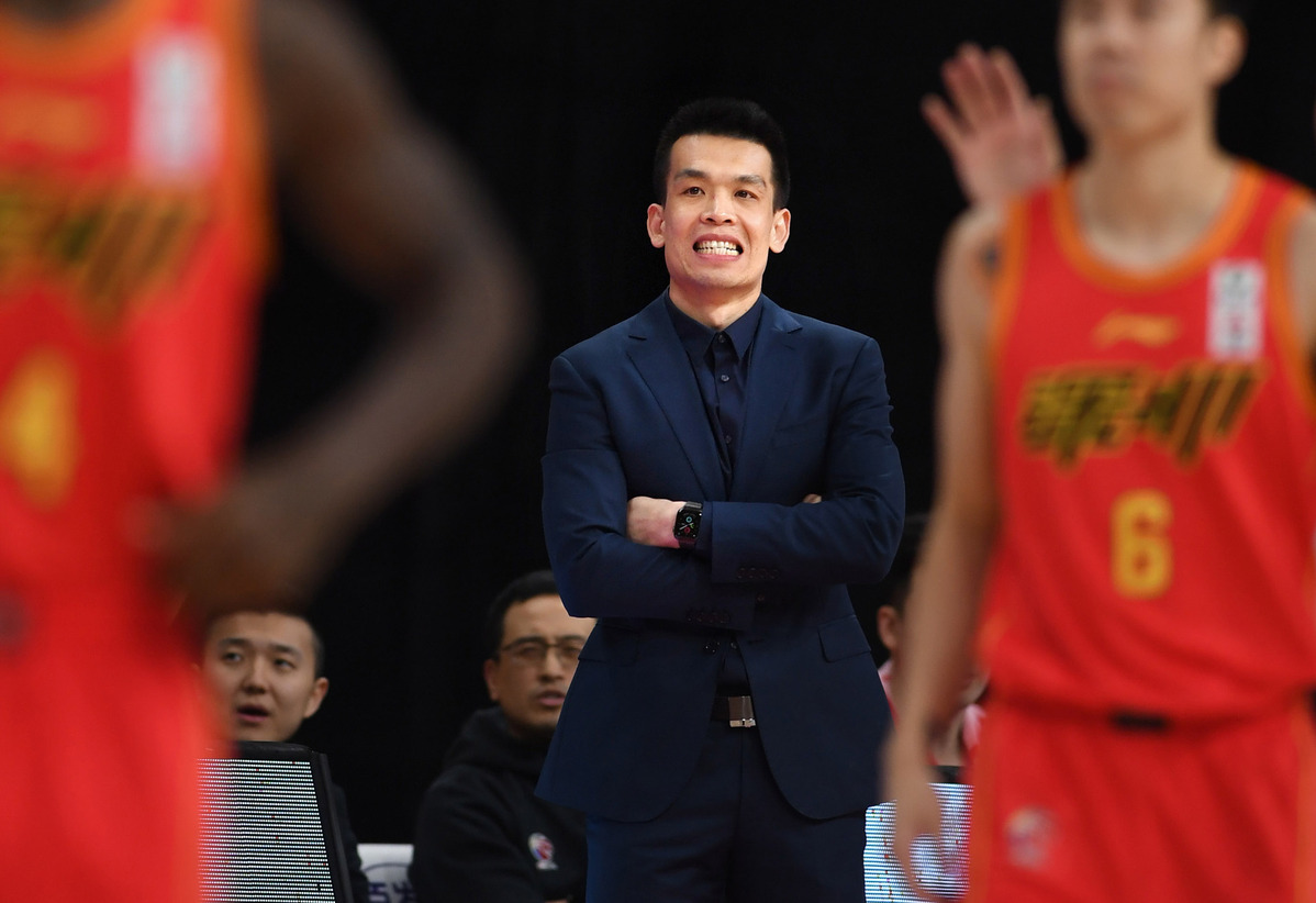 因中断CBA比赛 北京鸭队主教练被禁止四场比赛