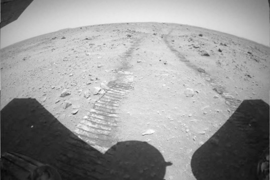 祝融号火星表面移动视频发布