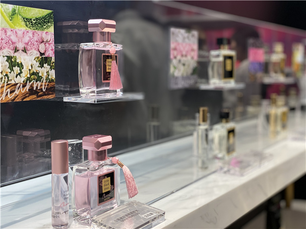 Avon launches flagship outlet in Shanghai 