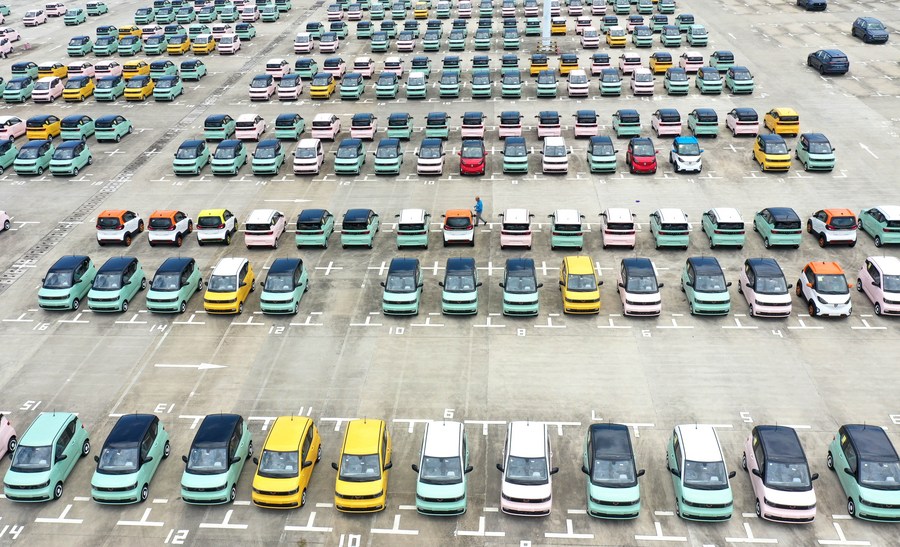 Chip shortage hits year-round car sales(图1)