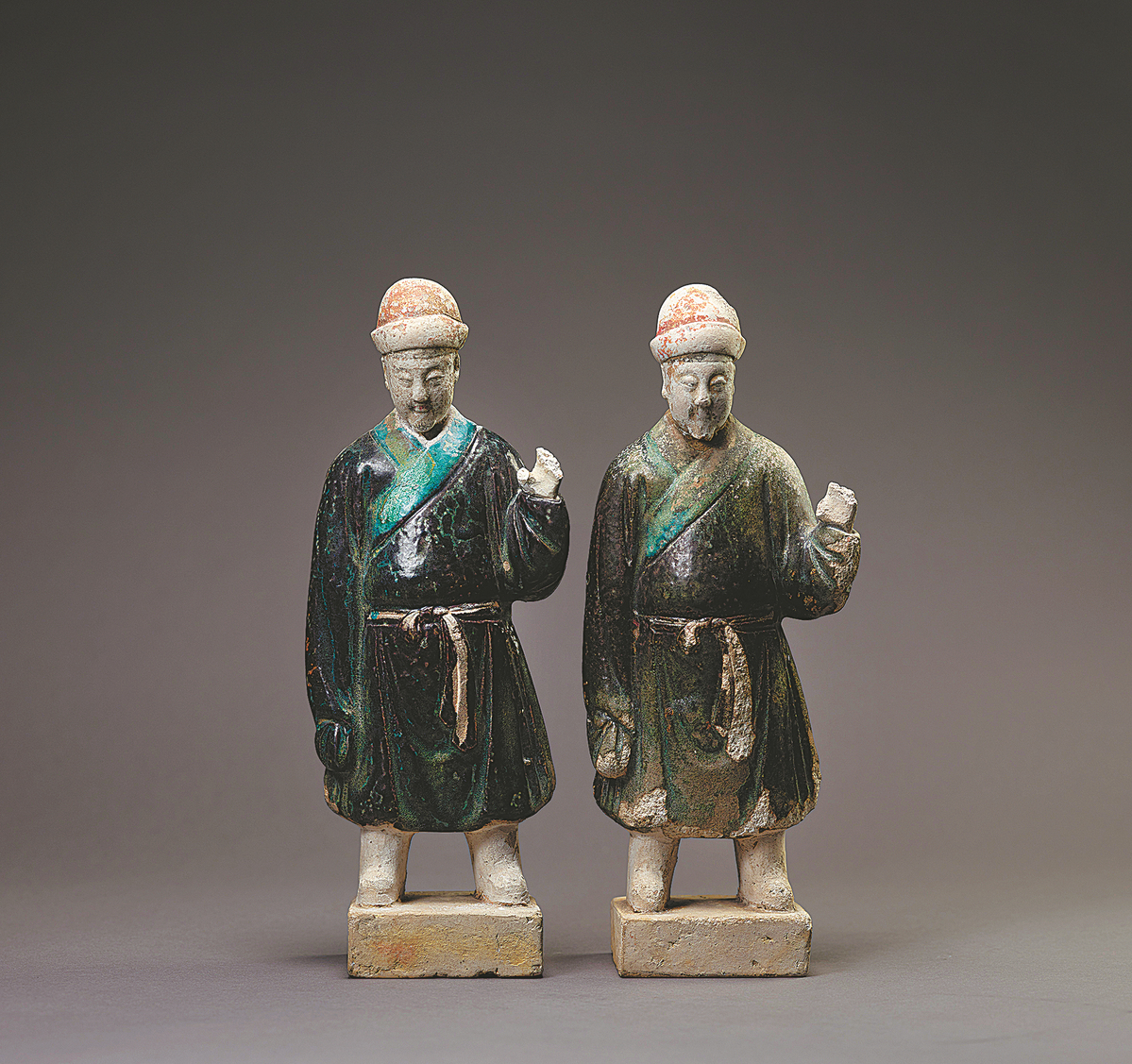 Two Ming figurines returned(图1)