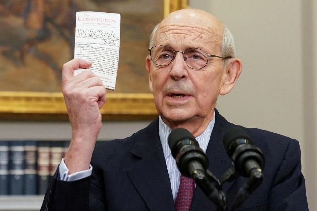 US Supreme Court Justice Stephen Breyer Announces Retirement - World ...