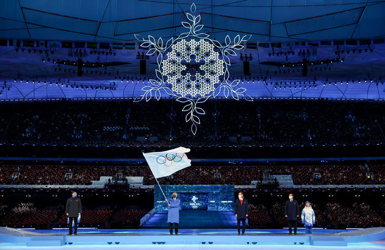 外媒：北京冬奥会闭幕式“打动人心” 巴赫呼吁发扬奥运团结精神