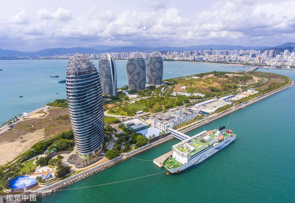 english leran 英语学习Hainan province grows its trade port in value