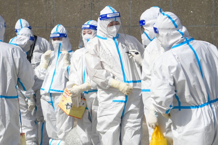 Korean 'Baymaxes' volunteer amid Shanghai's virus rebound