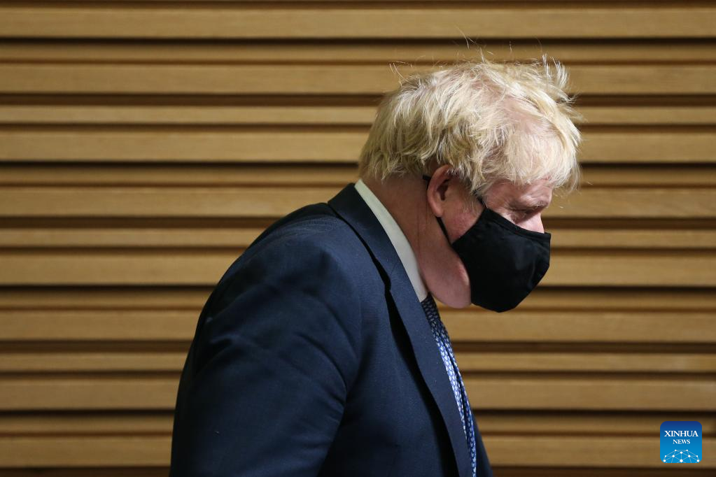 English News 英语新闻-Johnson Resignation Was Inevitable, Observers Say