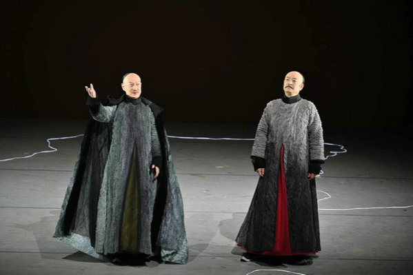 Historical play premiers in Shanghai