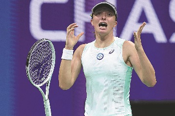 Sabalenka extends winning streak, Swiatek advances in Dubai – Winnipeg Free  Press