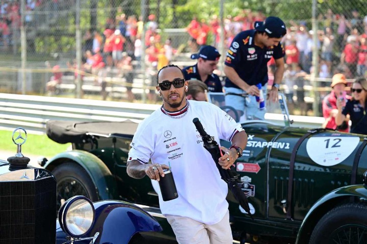 Safety car at Italian GP revives bad memories for Hamilton