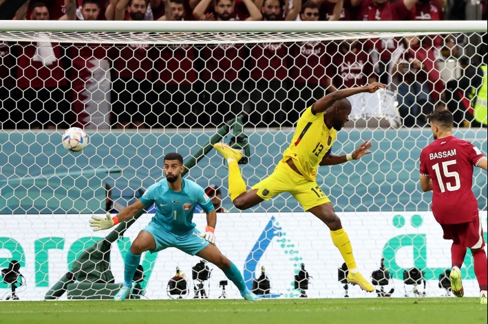 世界杯揭幕战 厄瓜多尔队2:0战胜卡塔尔队
