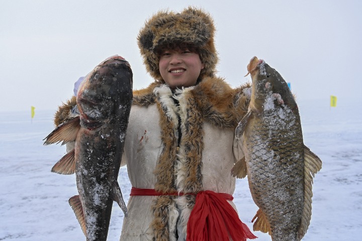 Icy fun grows in farmland in rural Xinjiang