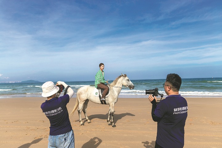 Resorts in the frame as tourist photography services boom