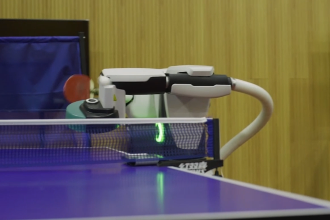 Ping-pong playing robot ready for the court 