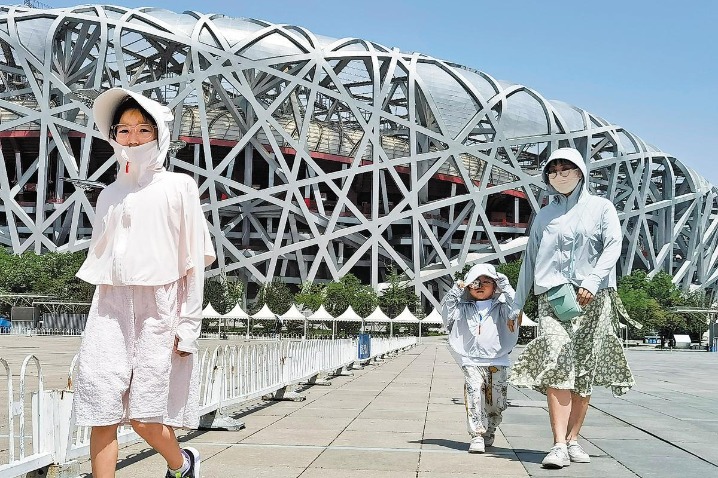 Facekinis' become popular in China as temperatures soar, China