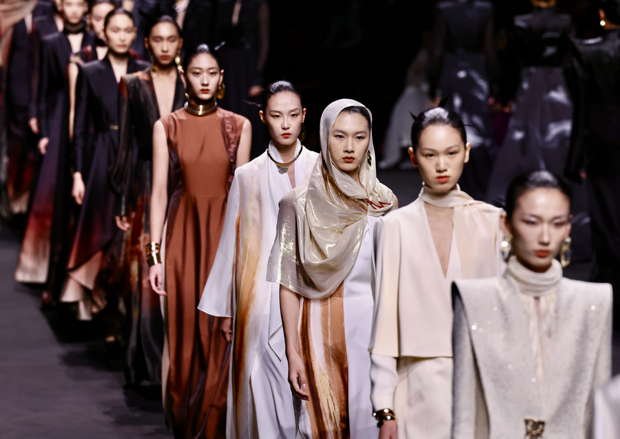 China Fashion Week Features 2024 Spring Summer Collection - Chinadaily ...