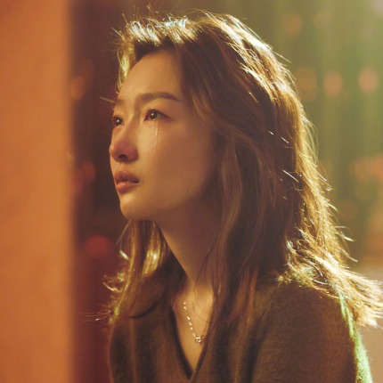 Zhou Dongyu's new film portrays victim of online romance scam