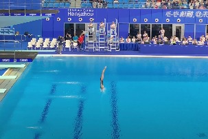 Chinese diving star Quan amazes foreign athletes, reporters