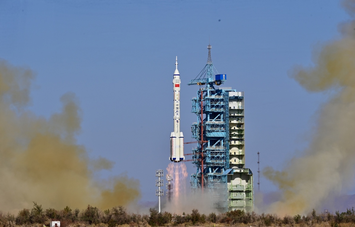 Shenzhou XVII Mission Heads For Space Station - Chinadaily.com.cn