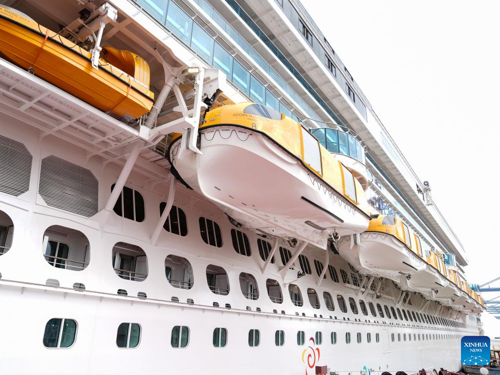 China's First Domestically Made Large Cruise Ship Delivered ...