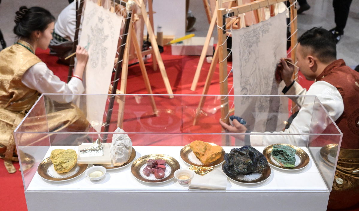 Exhibition Showcases Regong Arts In Beijing - Chinadaily.com.cn