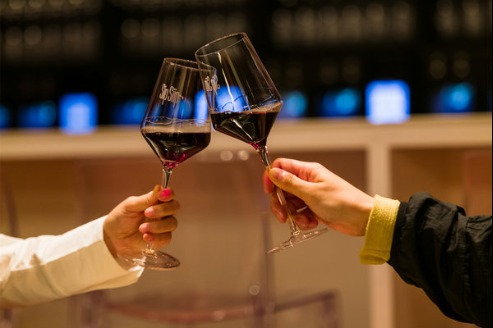 Beijing bistro offers good wine and immersive experience