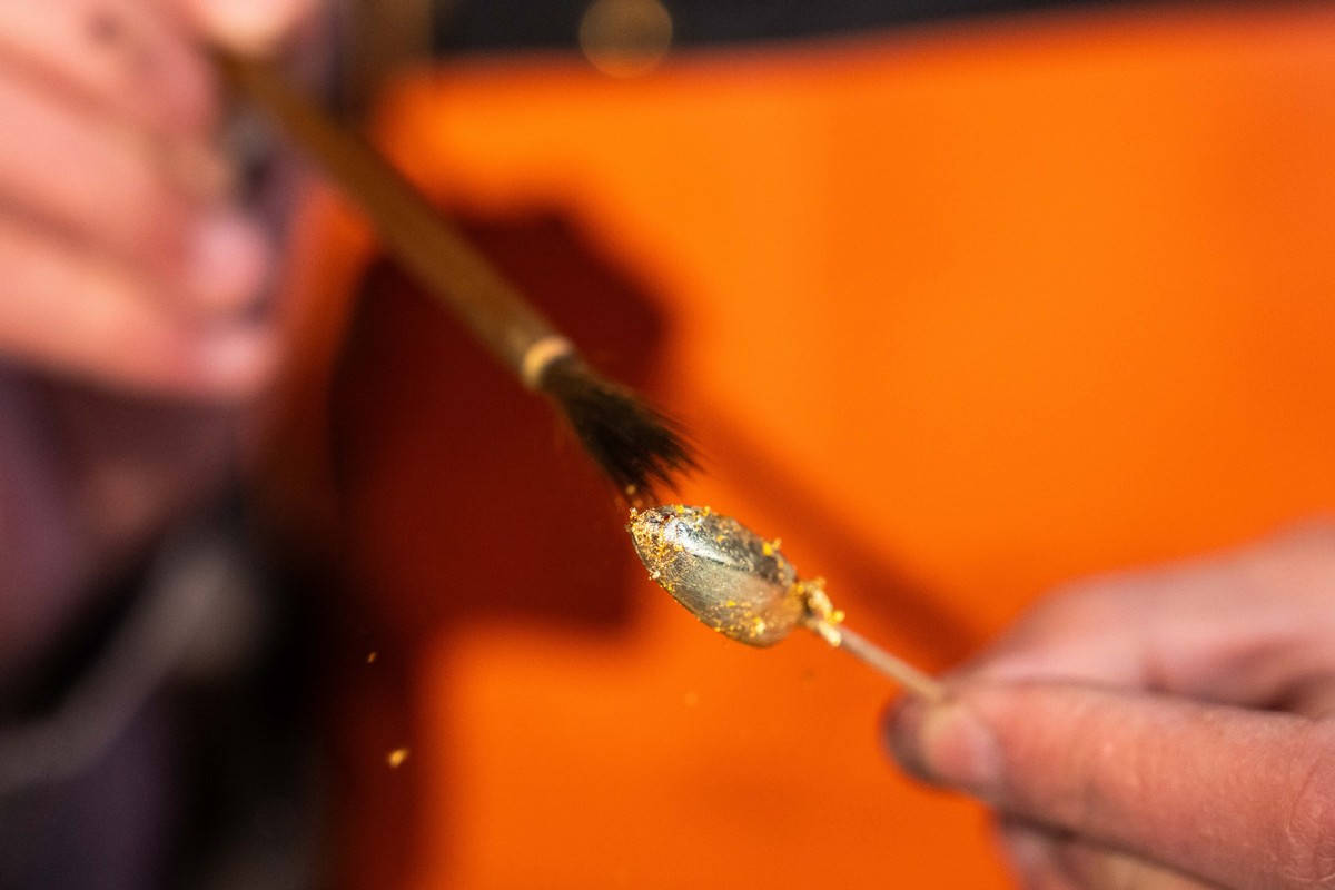 inheritor of Chustyle lacquer coating craft