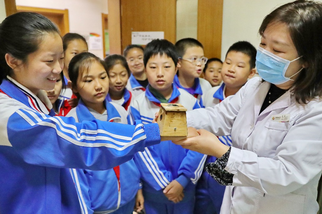 Chinese make use of ancient medical therapy to stay healthy