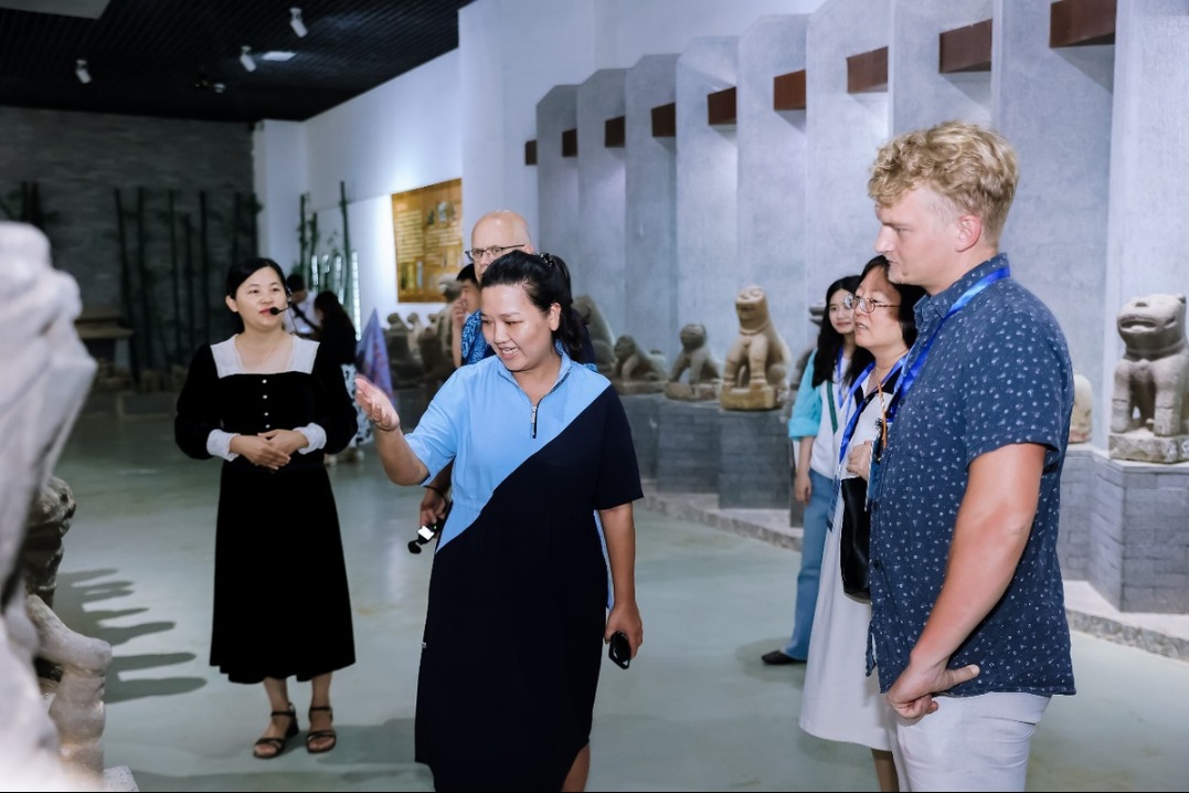 Exploring the cultural heritage at the Leizhou Museum