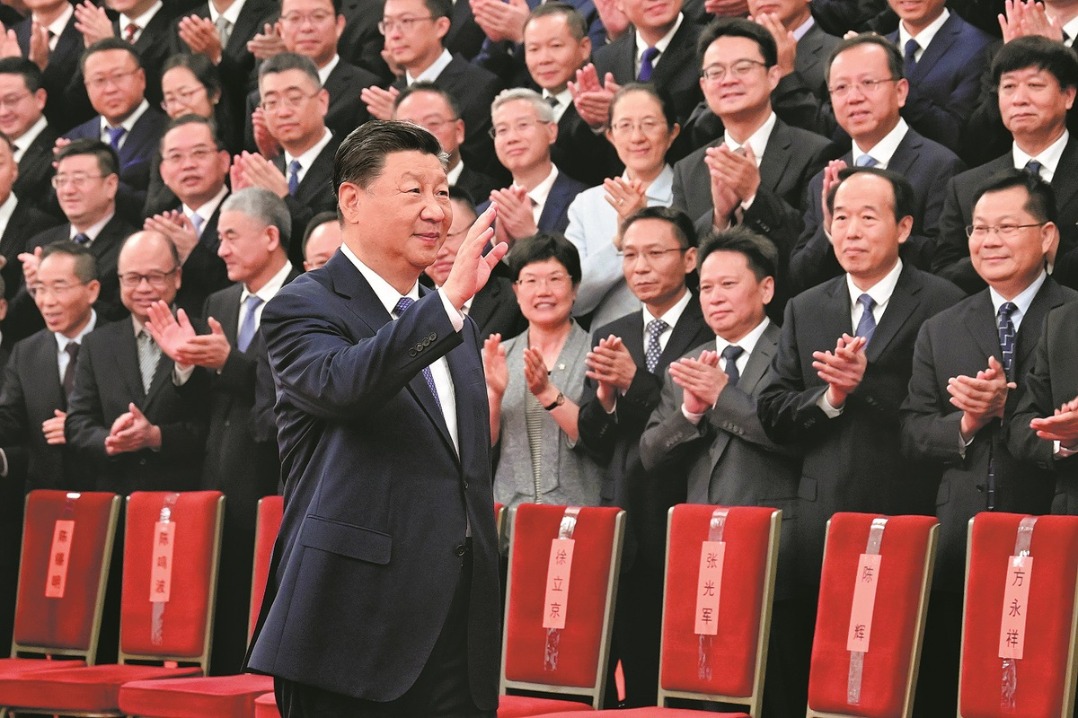 Xi hails nation's landmark space efforts