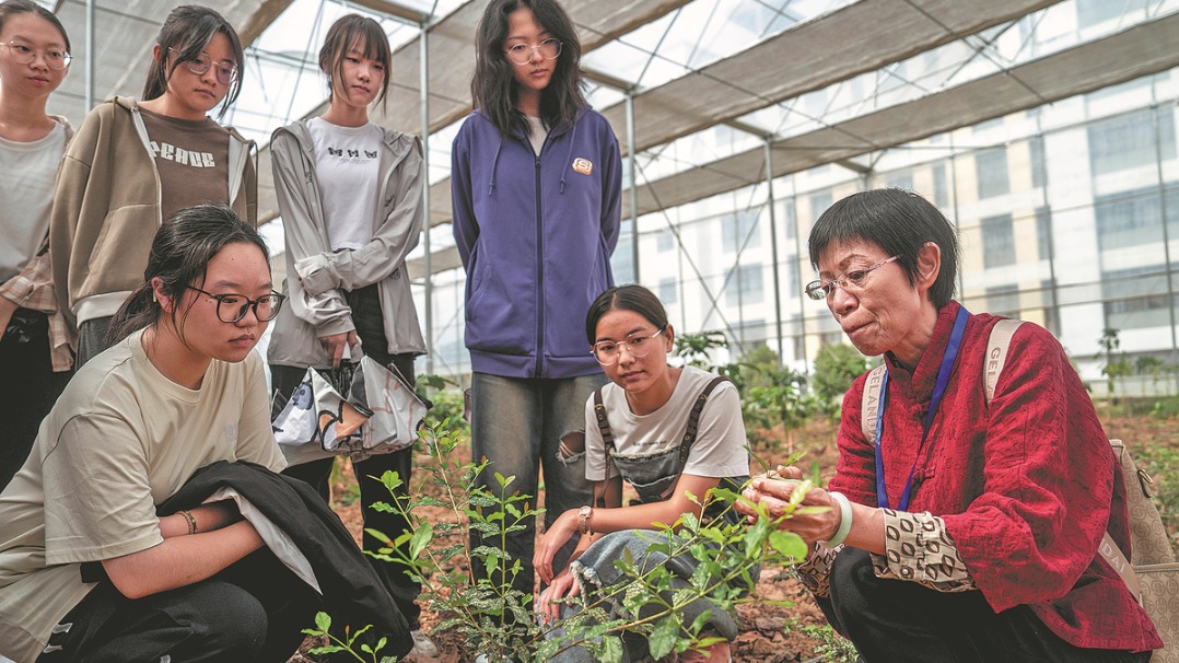 Coffee-Themed Lectures Ignite Enthusiasm at Yunnan Agricultural University