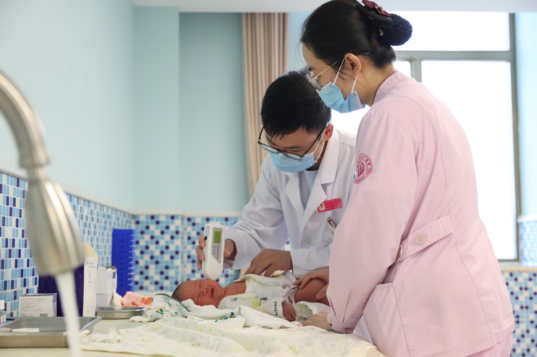 China’s New Stimulus Policies Aim to Create Childbirth-Friendly Society